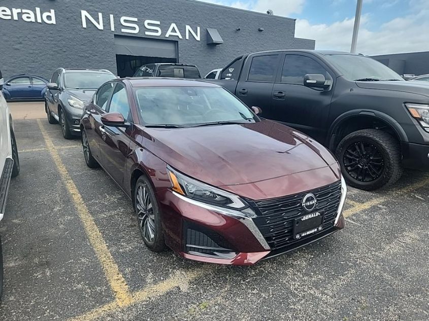 2023 NISSAN ALTIMA SV