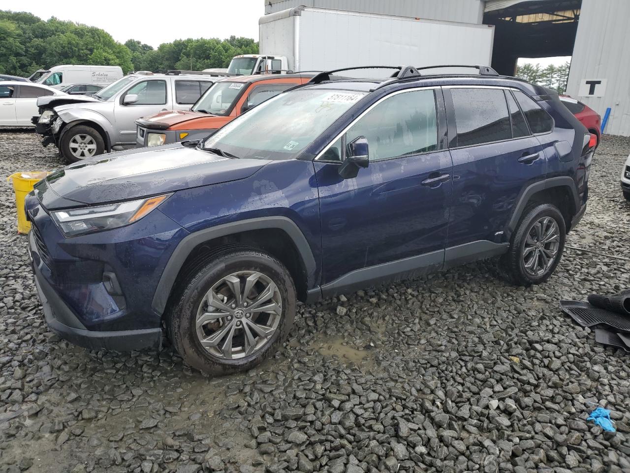 2022 TOYOTA RAV4 XLE PREMIUM