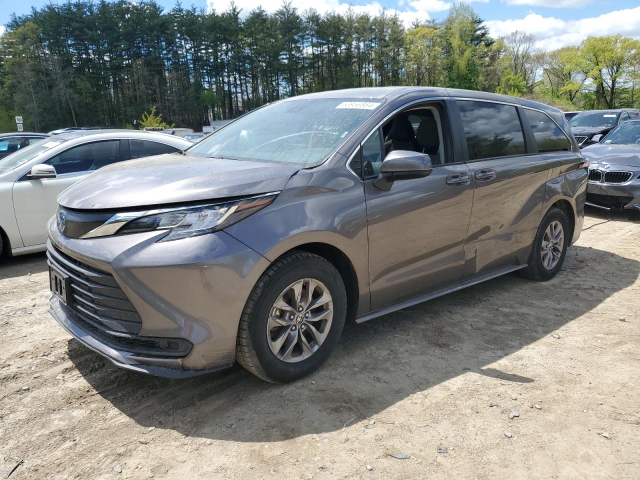 2022 TOYOTA SIENNA LE