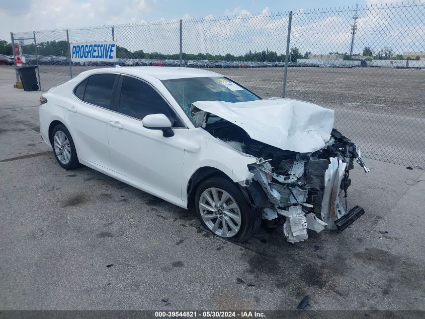 2022 TOYOTA CAMRY LE