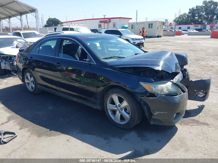 2011 TOYOTA CAMRY SE