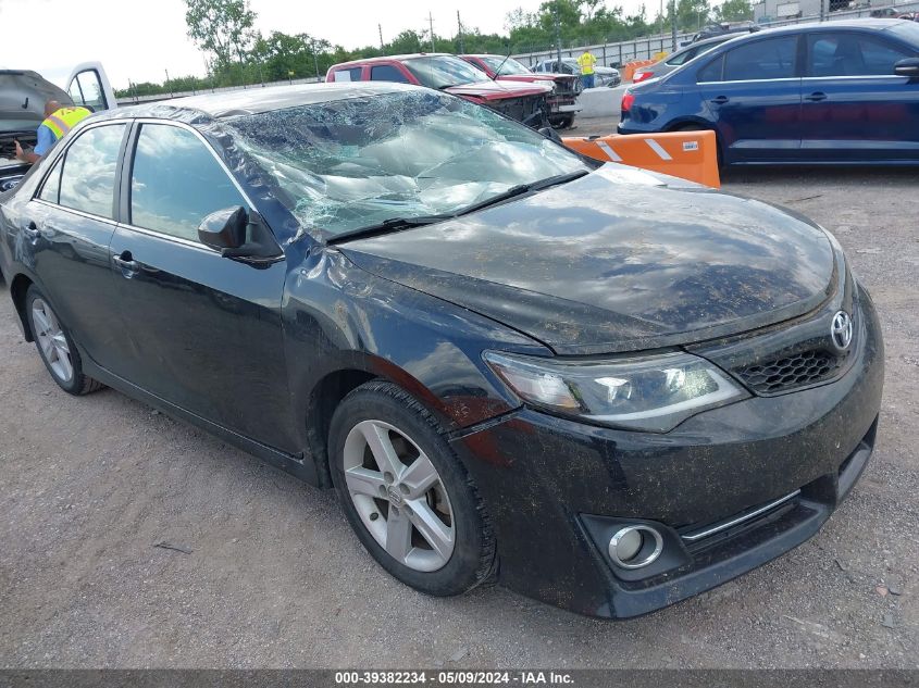 2014 TOYOTA CAMRY SE