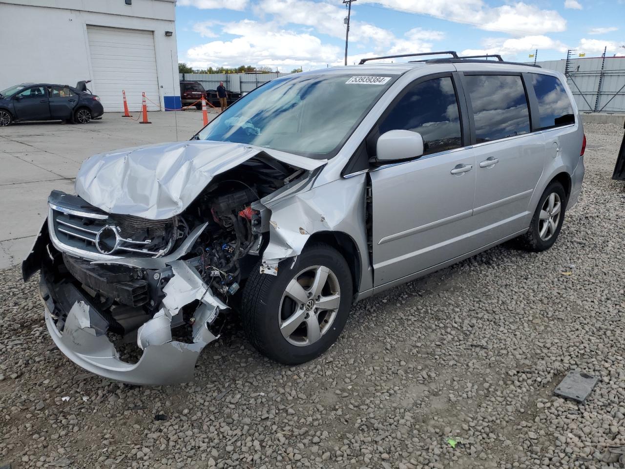 2011 VOLKSWAGEN ROUTAN SE