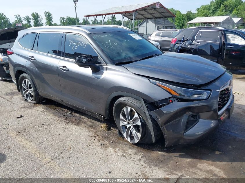 2022 TOYOTA HIGHLANDER XLE