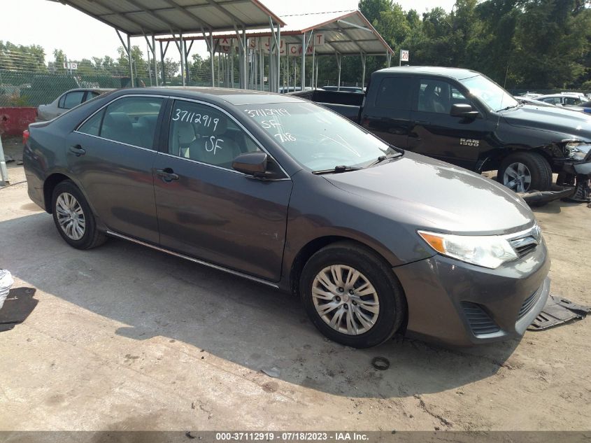 2014 TOYOTA CAMRY LE