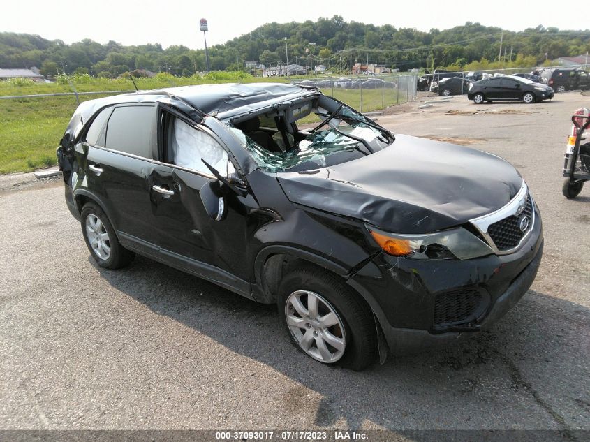 2013 KIA SORENTO LX