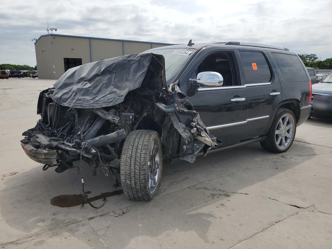 2011 CADILLAC ESCALADE PREMIUM