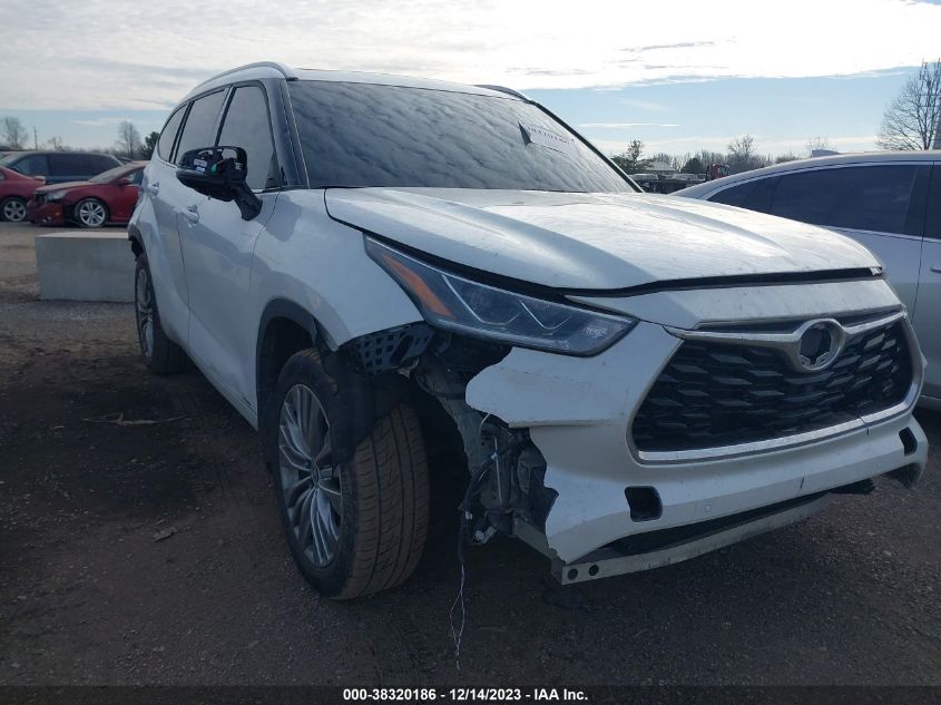 2022 TOYOTA HIGHLANDER HYBRID PLATINUM