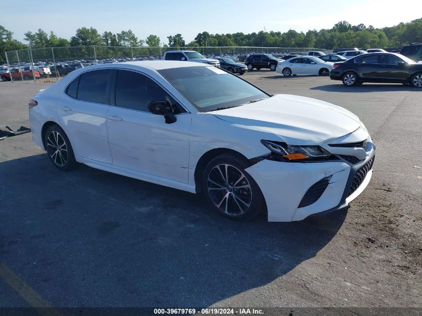 2018 TOYOTA CAMRY SE