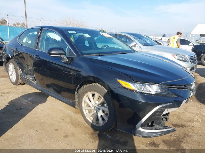 2022 TOYOTA CAMRY LE