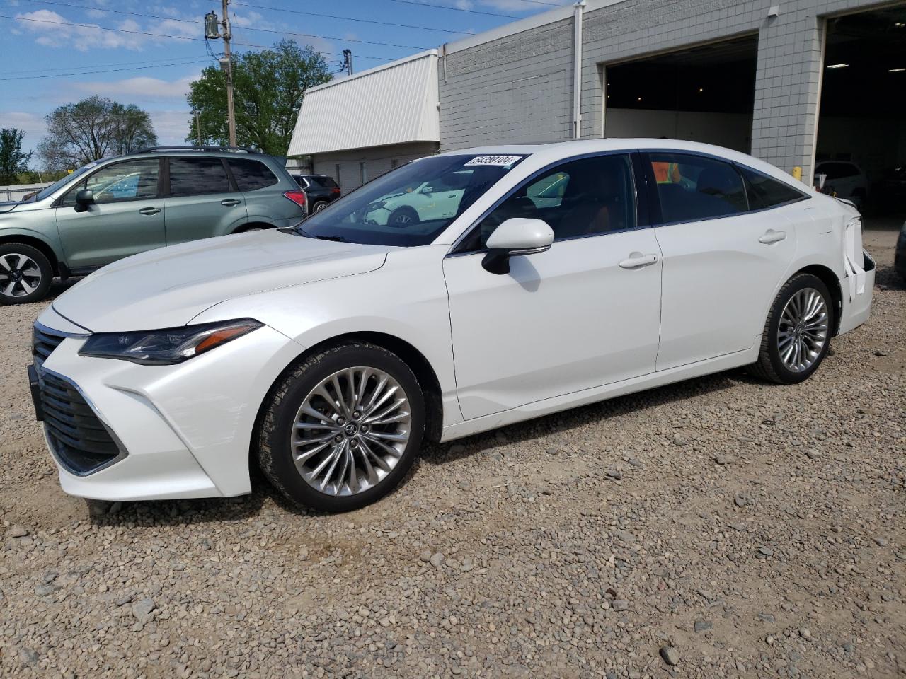 2019 TOYOTA AVALON XLE