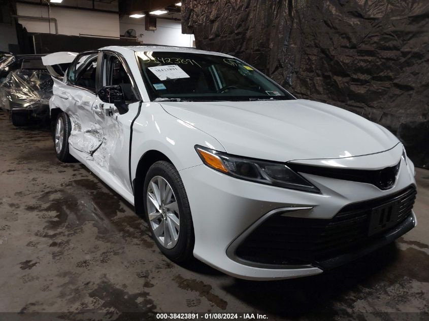 2023 TOYOTA CAMRY LE