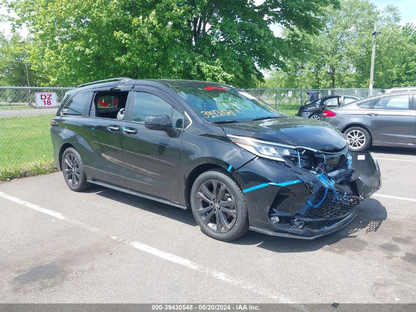 2022 TOYOTA SIENNA XSE