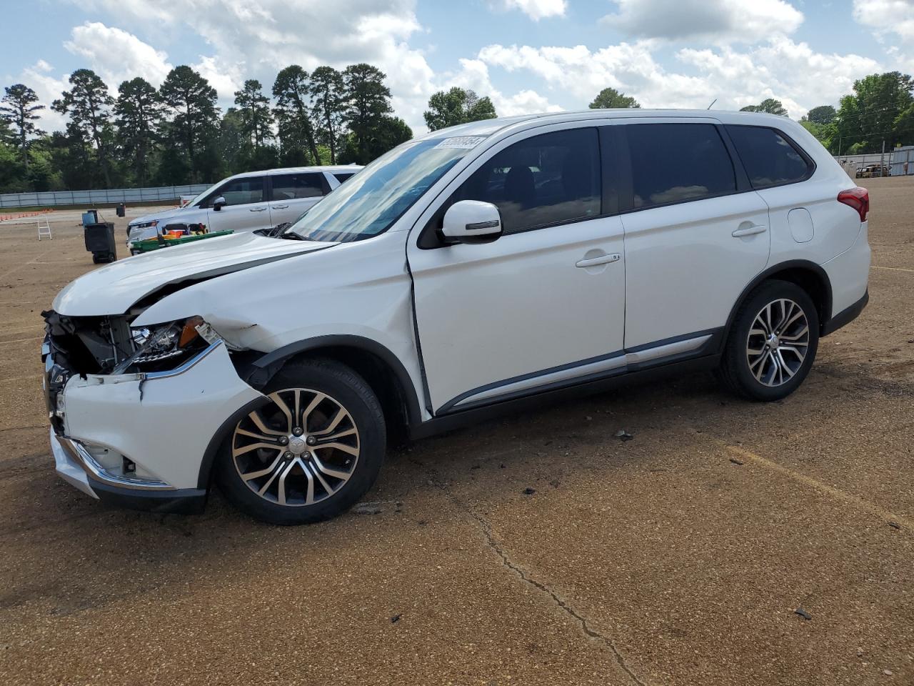 2016 MITSUBISHI OUTLANDER SE