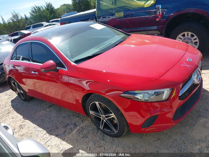 2019 MERCEDES-BENZ A 220 220