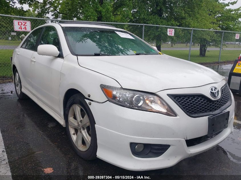 2011 TOYOTA CAMRY SE