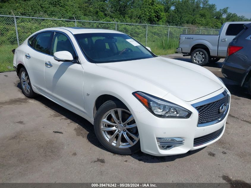 2015 INFINITI Q70 3.7