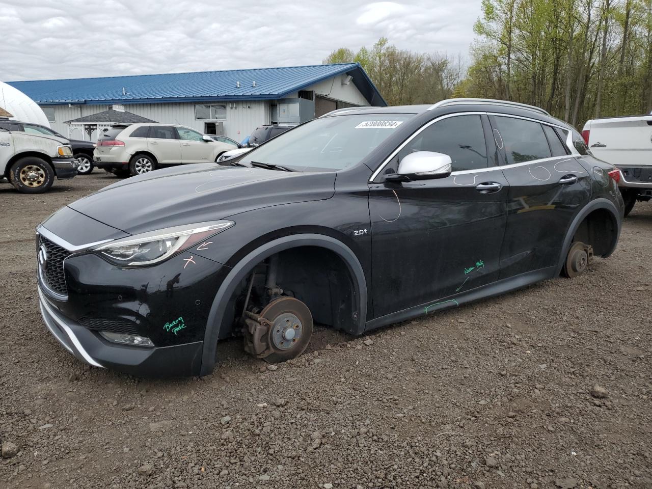 2017 INFINITI QX30 BASE