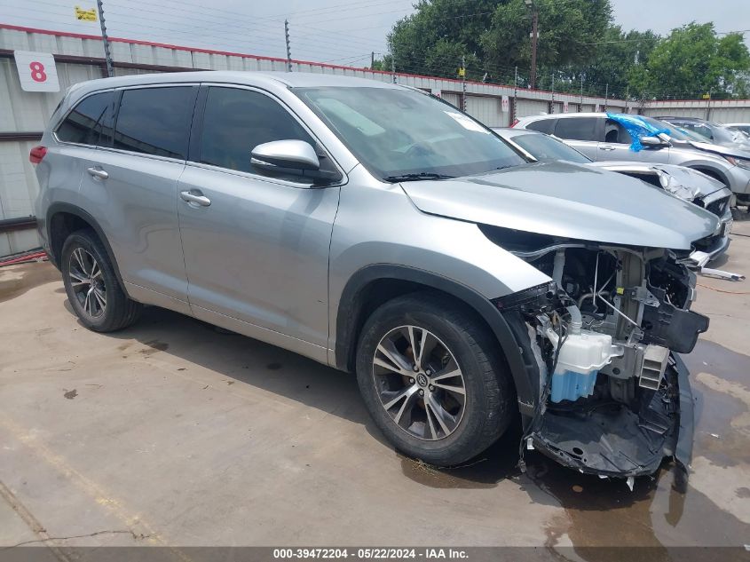 2017 TOYOTA HIGHLANDER LE