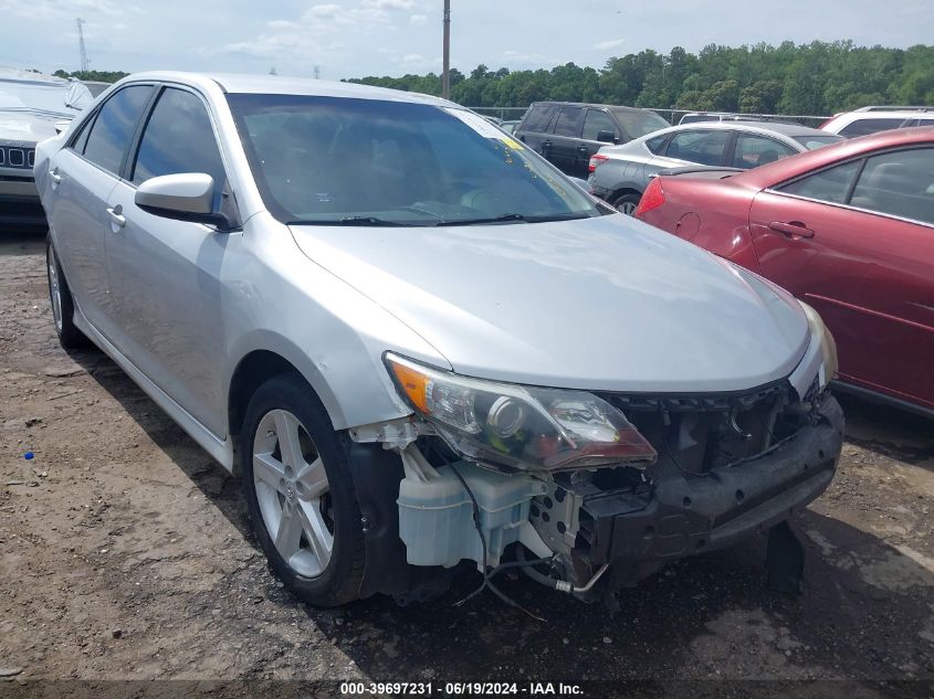 2014 TOYOTA CAMRY SE