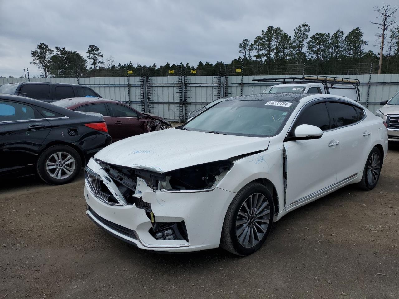 2017 KIA CADENZA PREMIUM