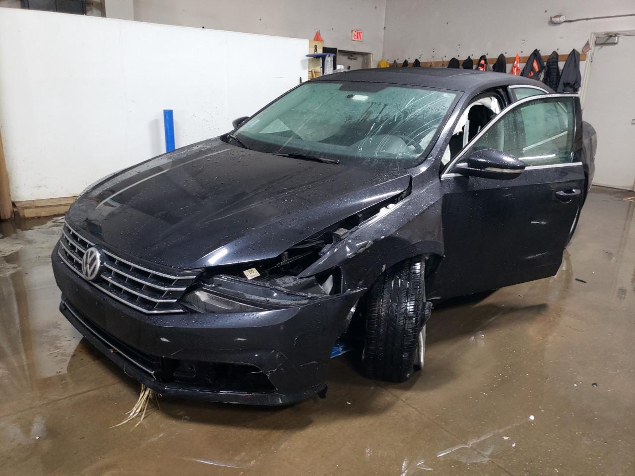 2018 VOLKSWAGEN PASSAT SE