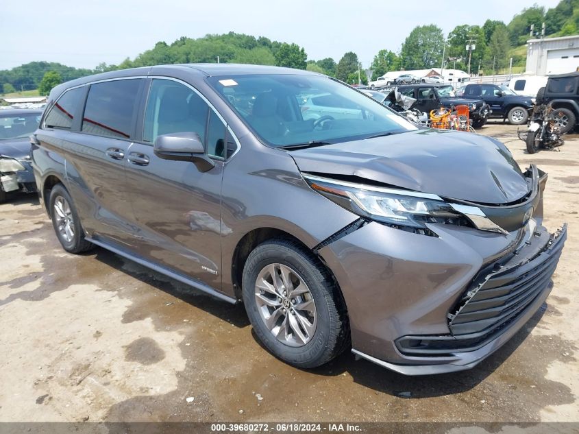 2021 TOYOTA SIENNA LE