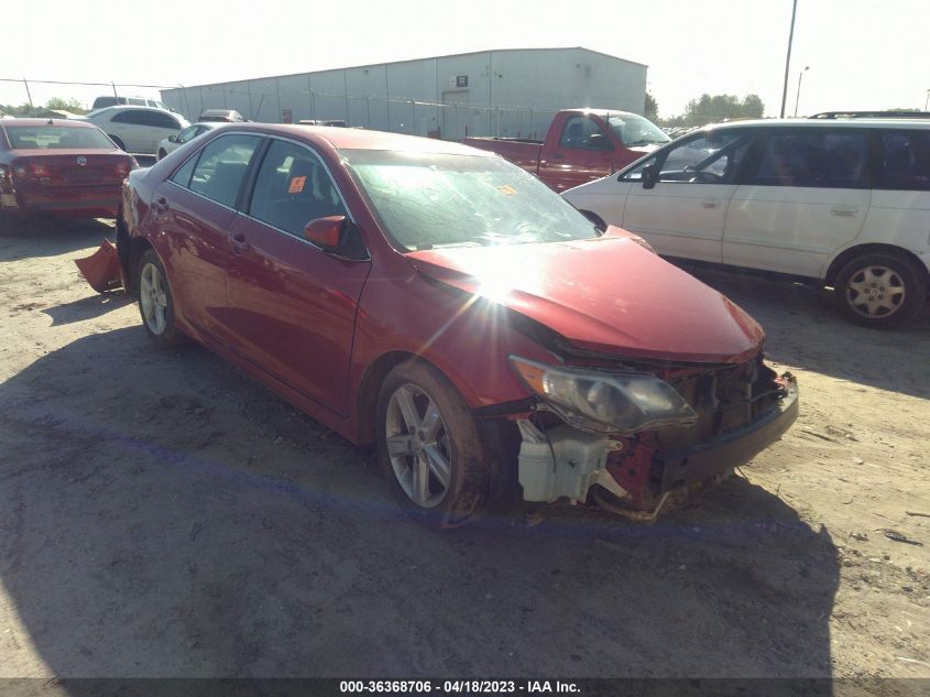 2014 TOYOTA CAMRY SE