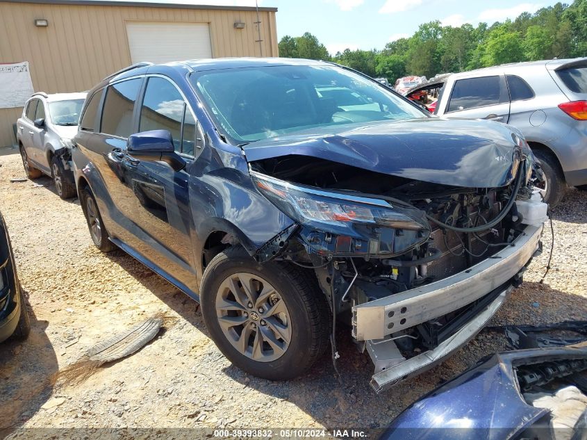 2022 TOYOTA SIENNA LE