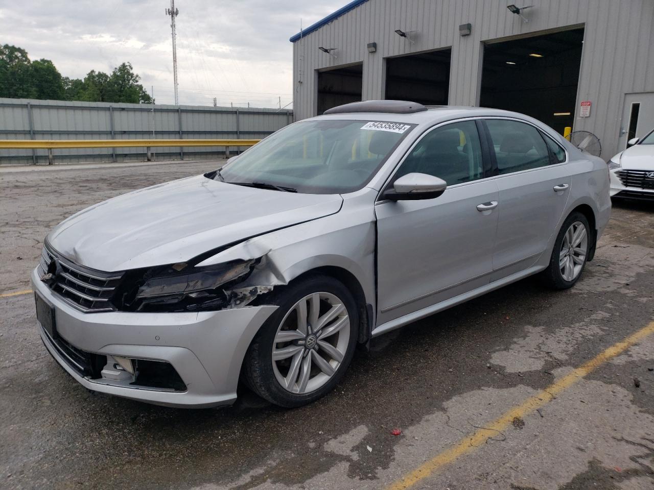 2017 VOLKSWAGEN PASSAT SE