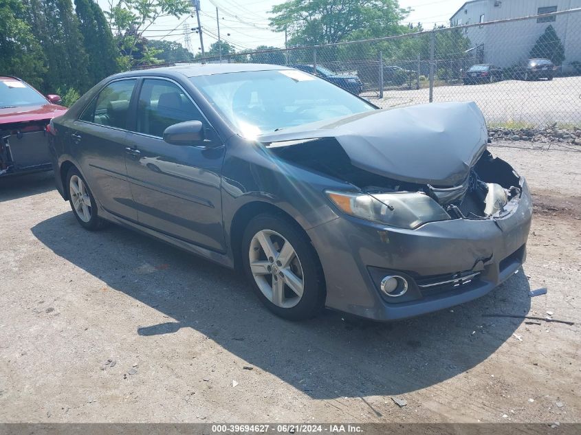 2014 TOYOTA CAMRY SE