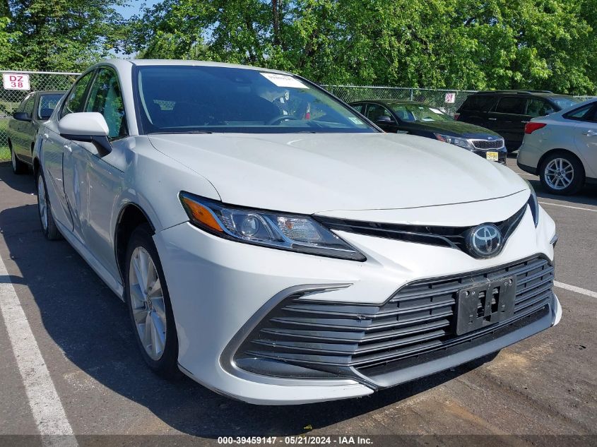 2022 TOYOTA CAMRY LE