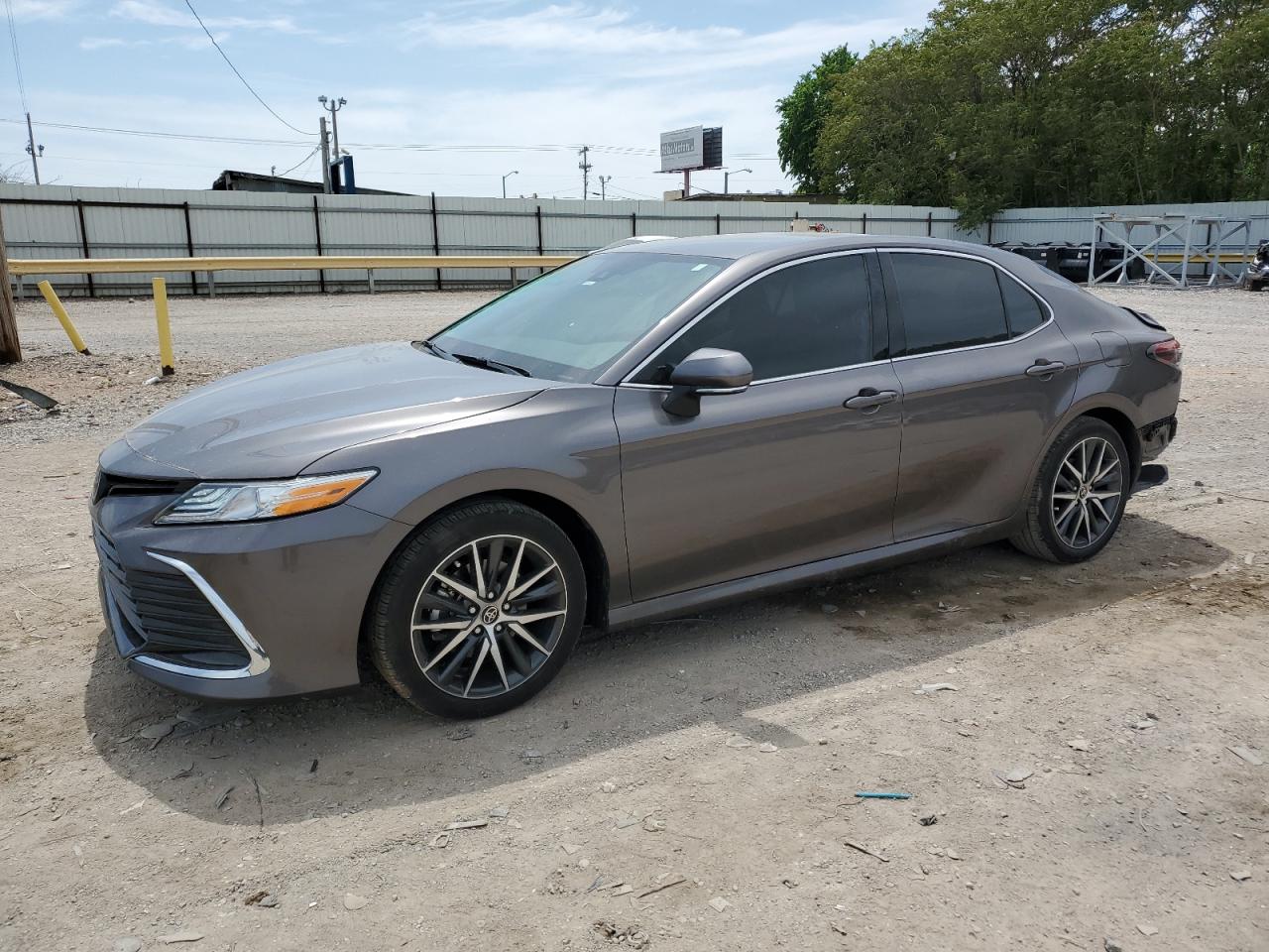 2023 TOYOTA CAMRY XLE