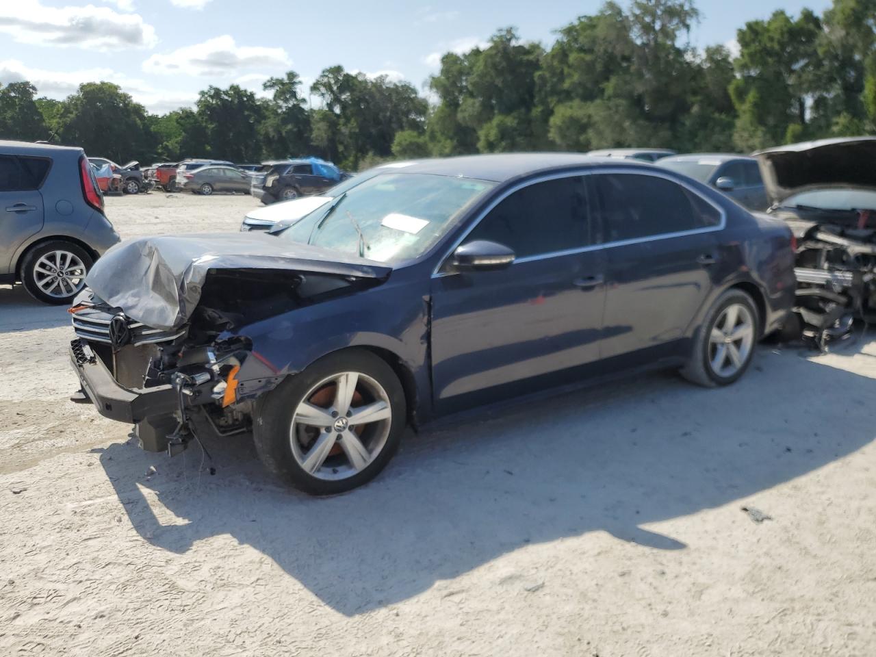 2012 VOLKSWAGEN PASSAT SE