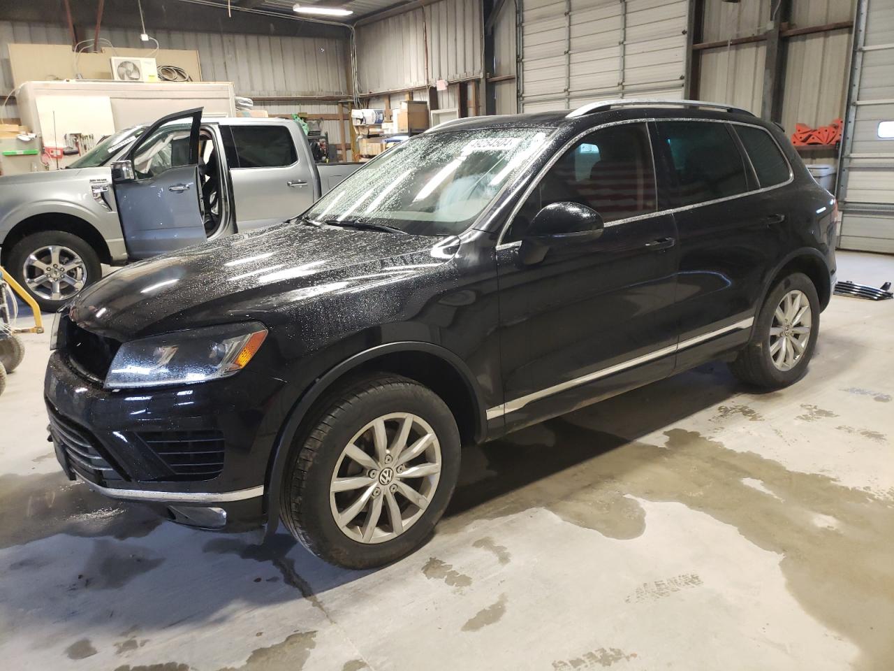 2016 VOLKSWAGEN TOUAREG SPORT