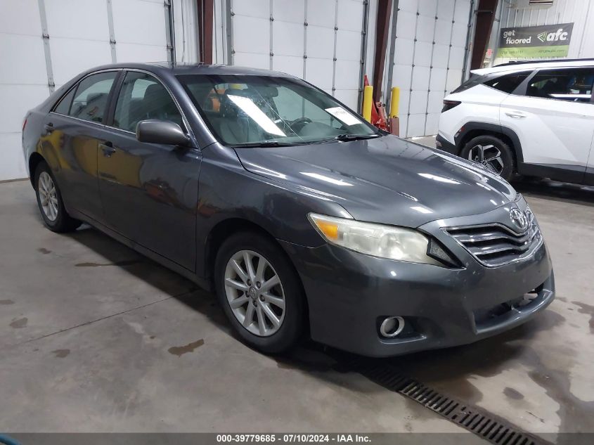 2011 TOYOTA CAMRY XLE