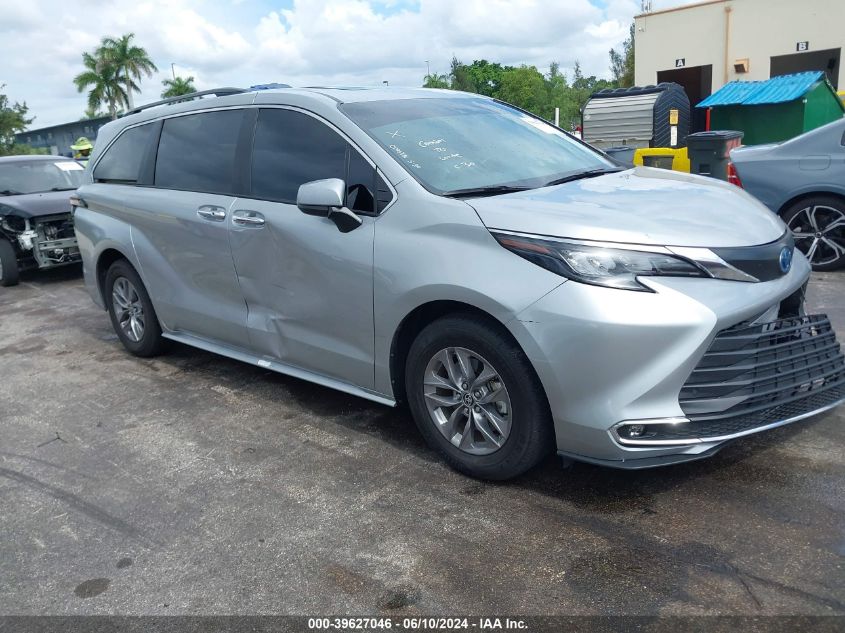 2024 TOYOTA SIENNA XLE