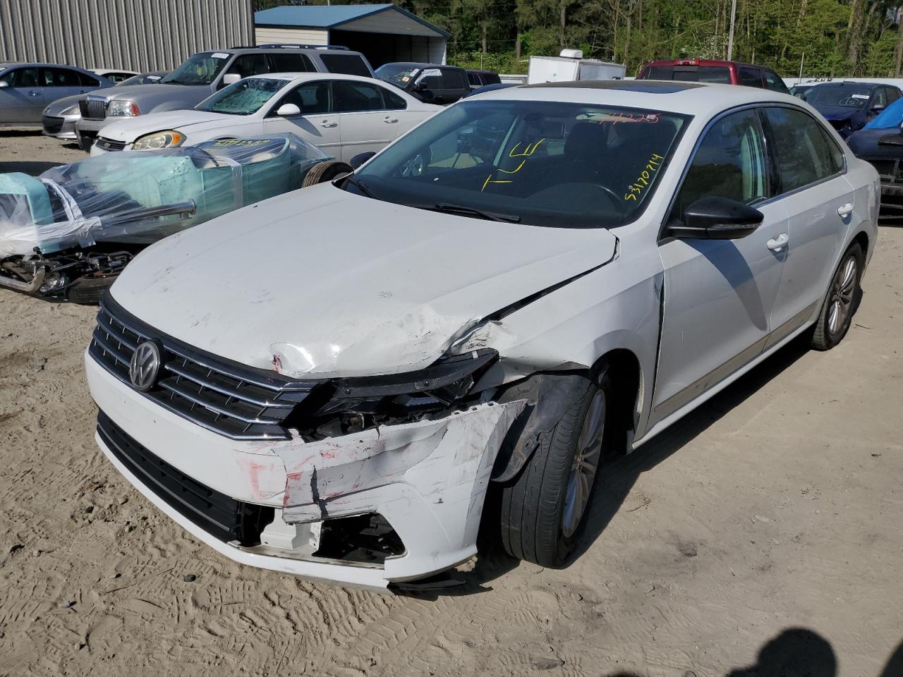 2016 VOLKSWAGEN PASSAT SE