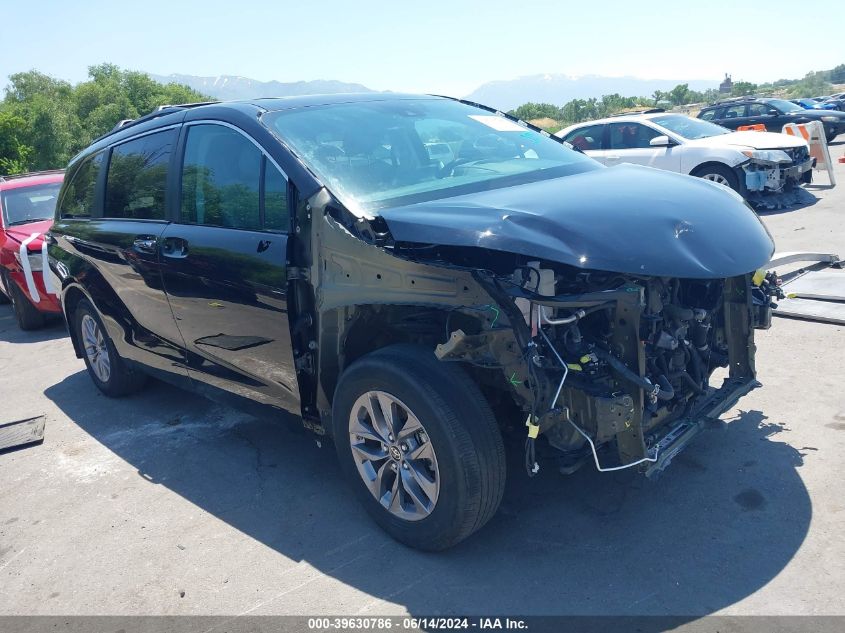 2023 TOYOTA SIENNA XLE