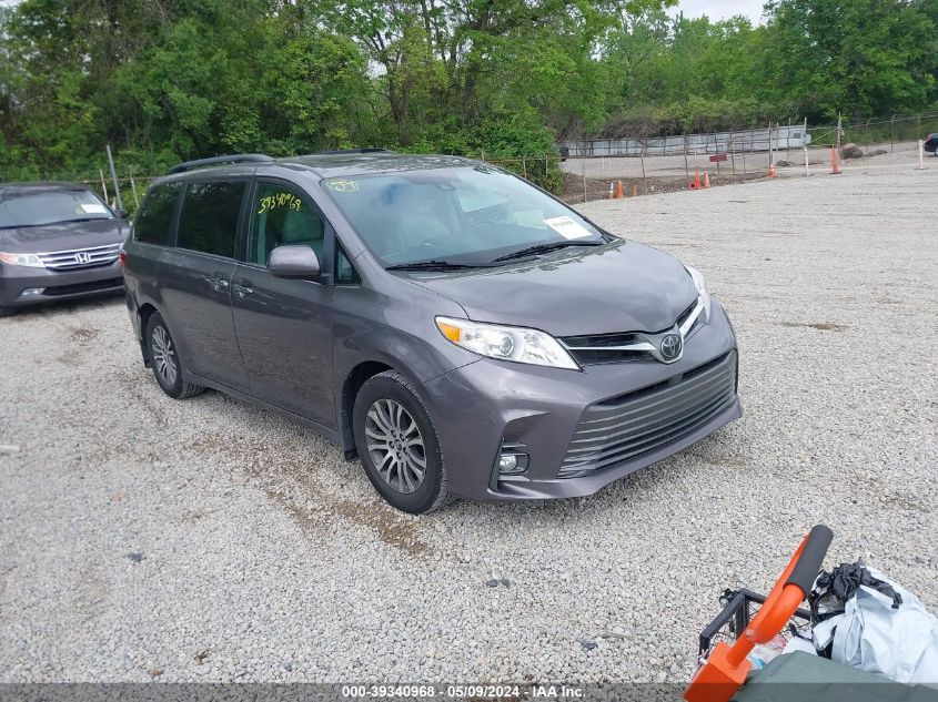 2020 TOYOTA SIENNA XLE