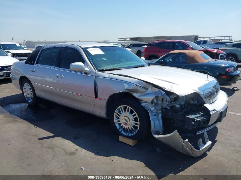 2011 LINCOLN TOWN CAR SIGNATURE LIMITED