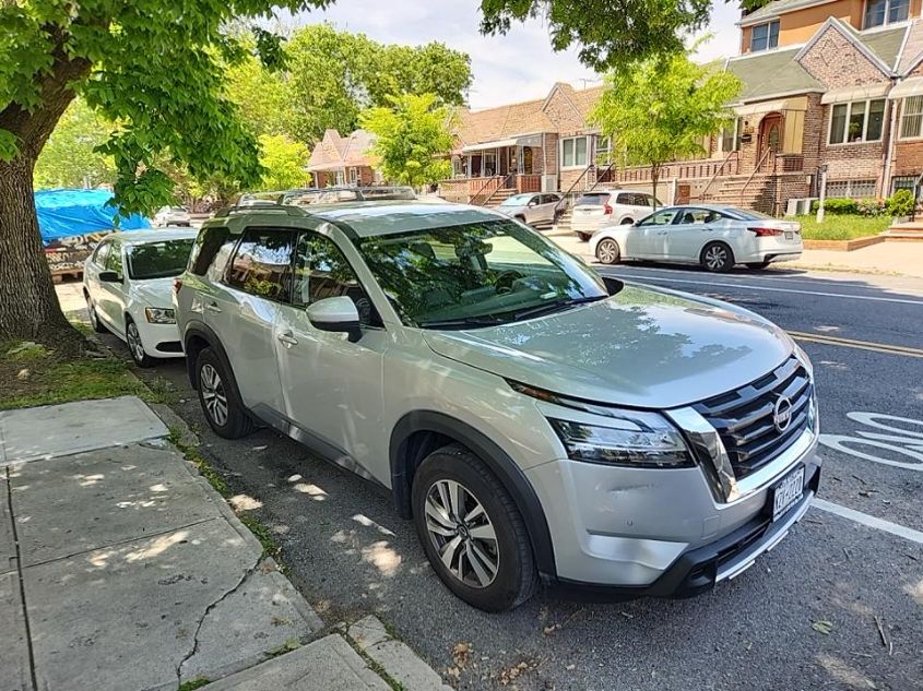 2023 NISSAN PATHFINDER SL