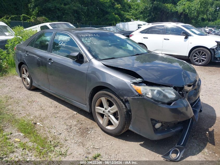 2014 TOYOTA CAMRY SE