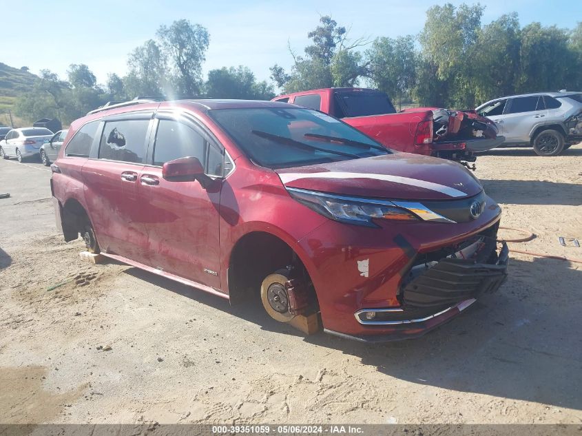 2021 TOYOTA SIENNA XLE