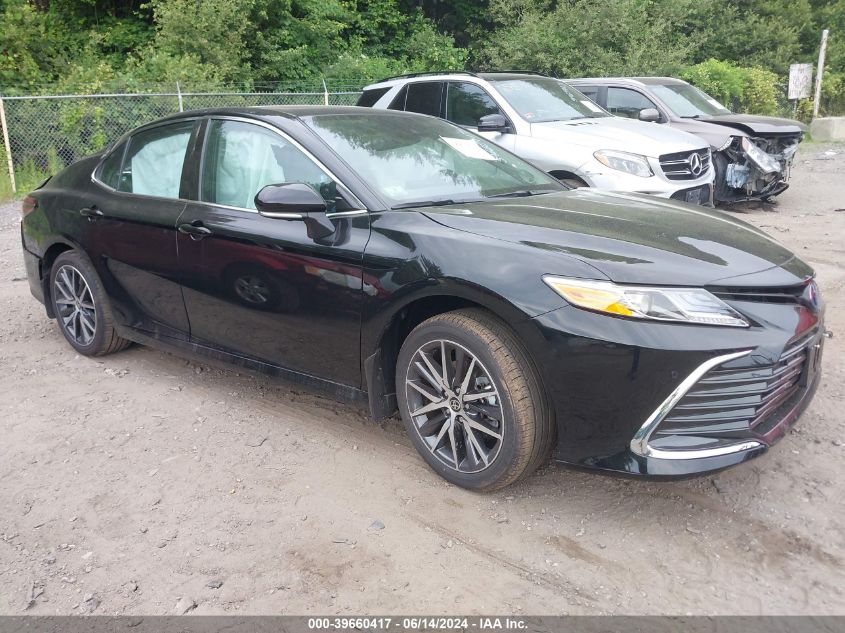 2024 TOYOTA CAMRY HYBRID XLE