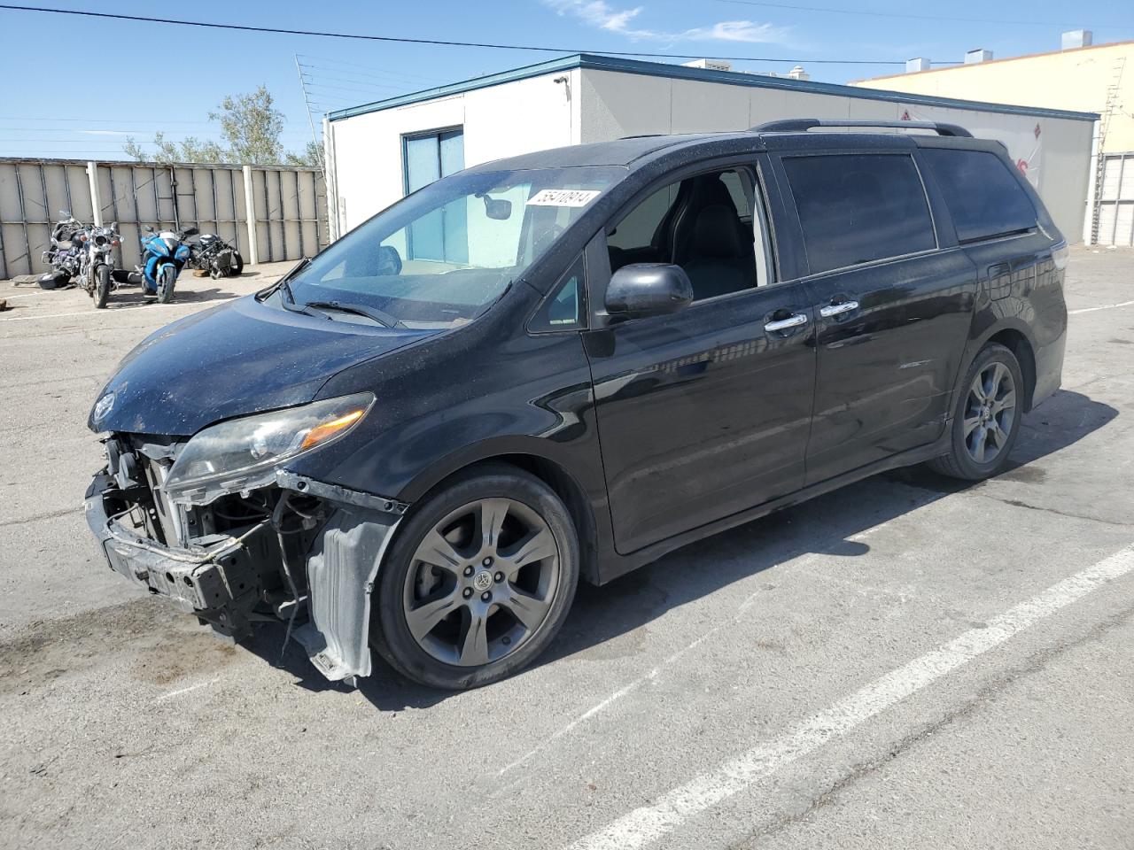 2016 TOYOTA SIENNA SE