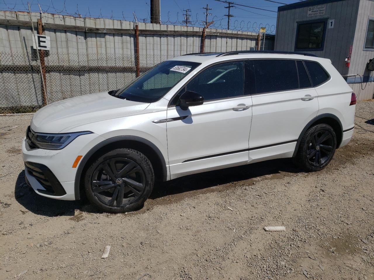 2023 VOLKSWAGEN TIGUAN SE R-LINE BLACK