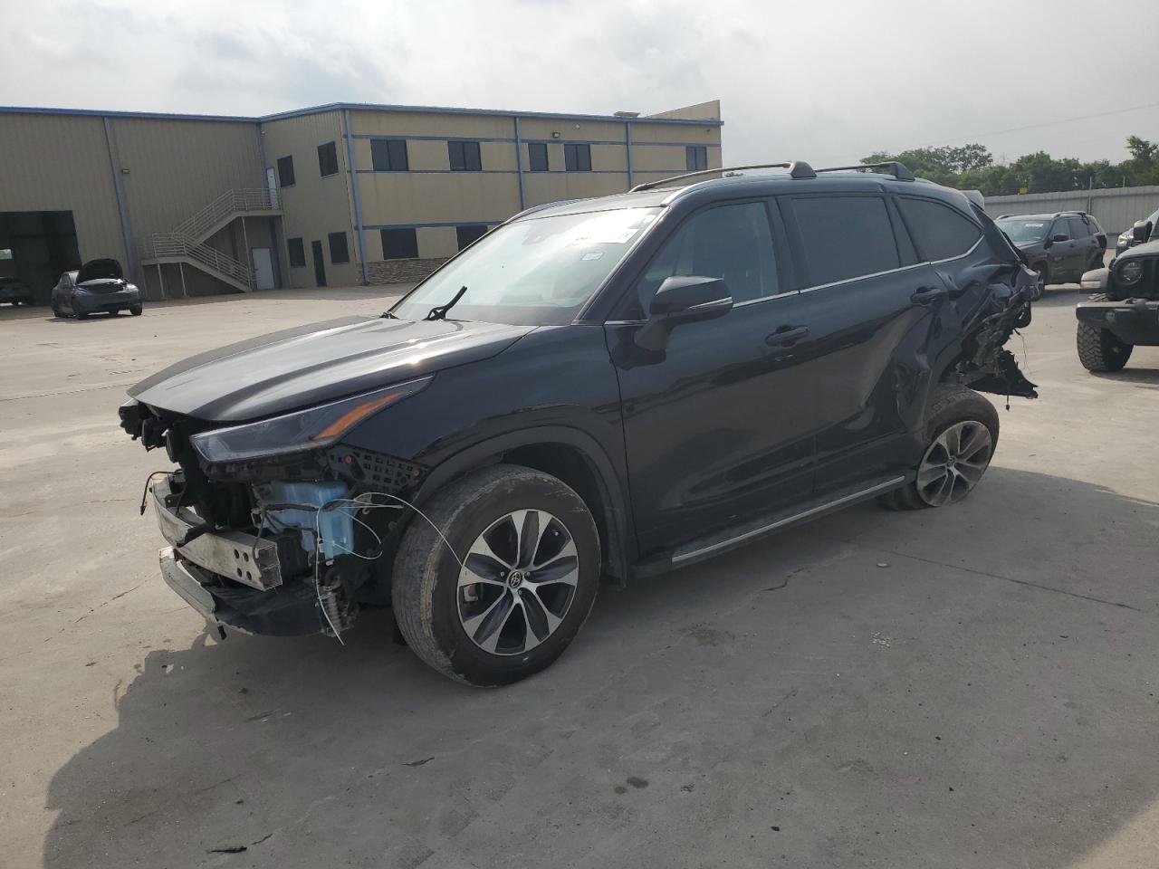 2021 TOYOTA HIGHLANDER XLE