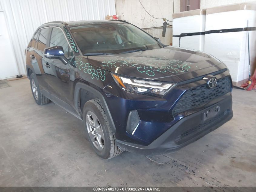 2022 TOYOTA RAV4 XLE