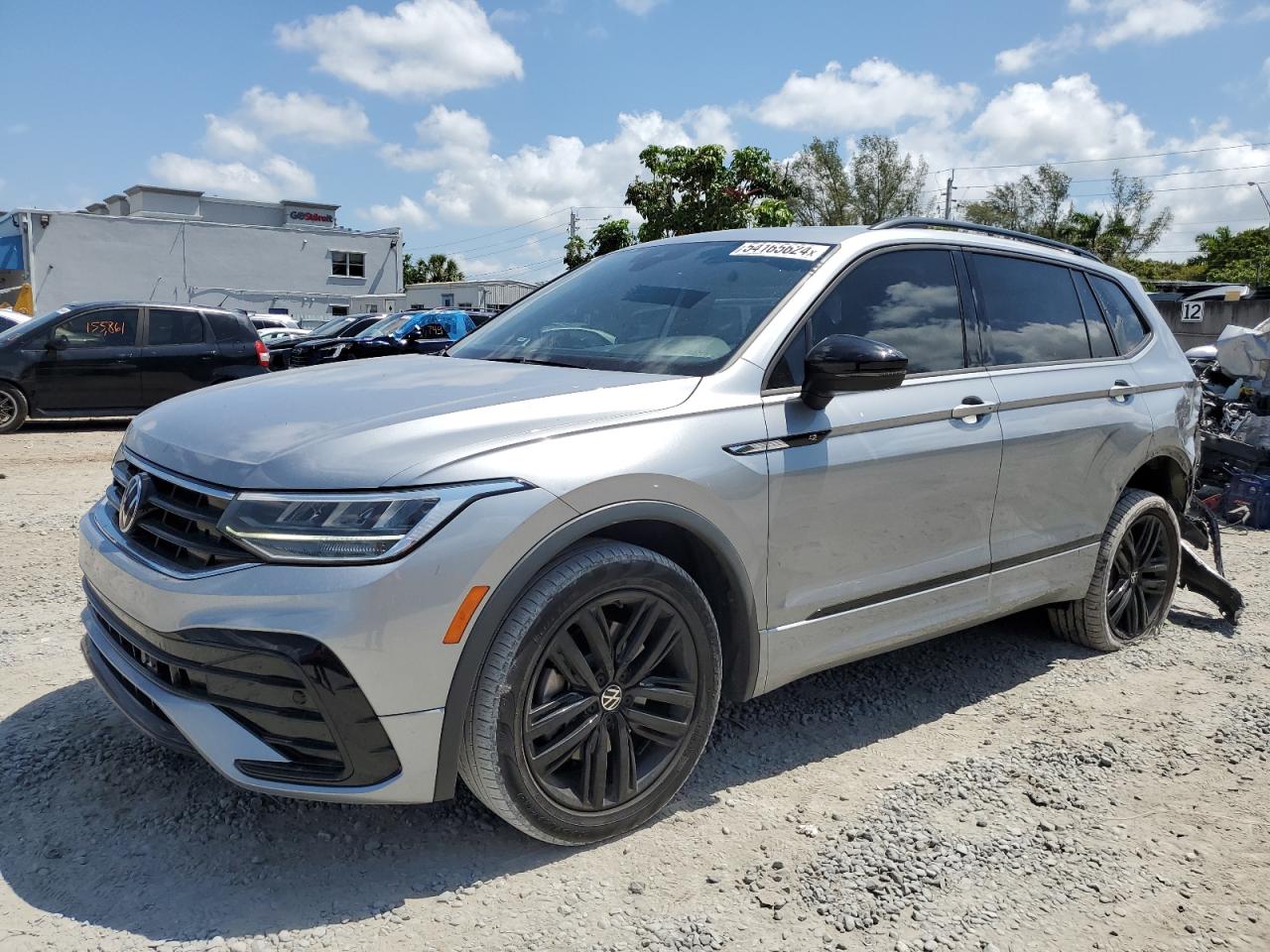 2022 VOLKSWAGEN TIGUAN SE R-LINE BLACK